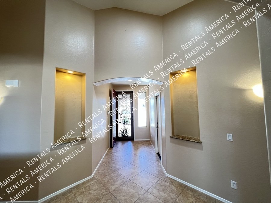 4 Bed 2 Bath Solar Panel Beautiful Single level Home property image