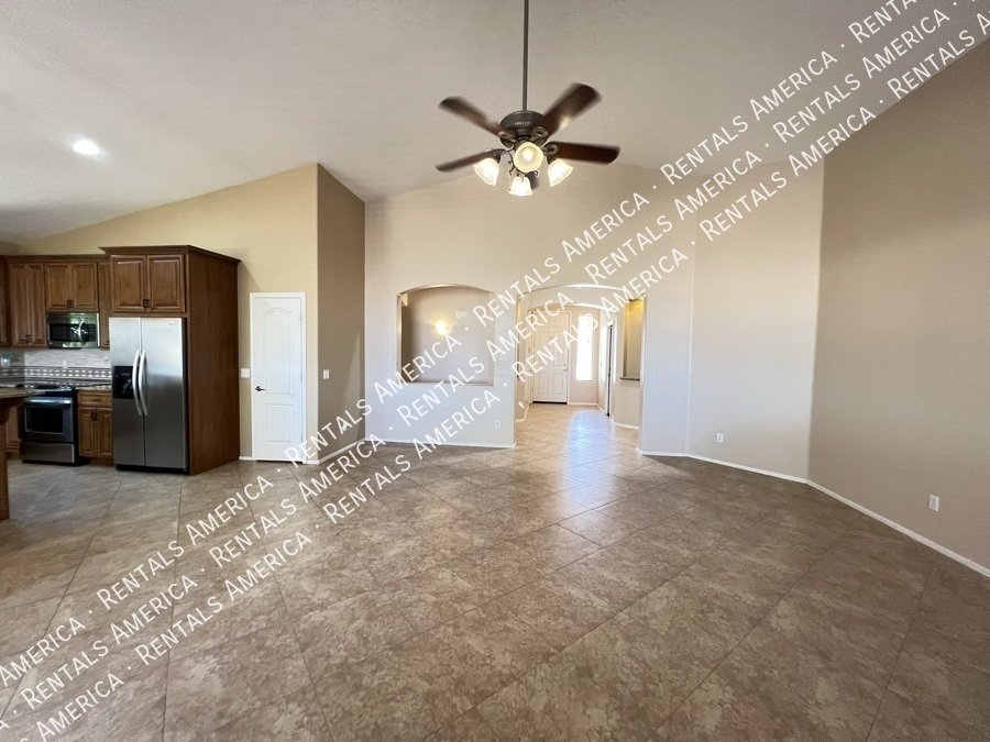 4 Bed 2 Bath Solar Panel Beautiful Single level Home property image