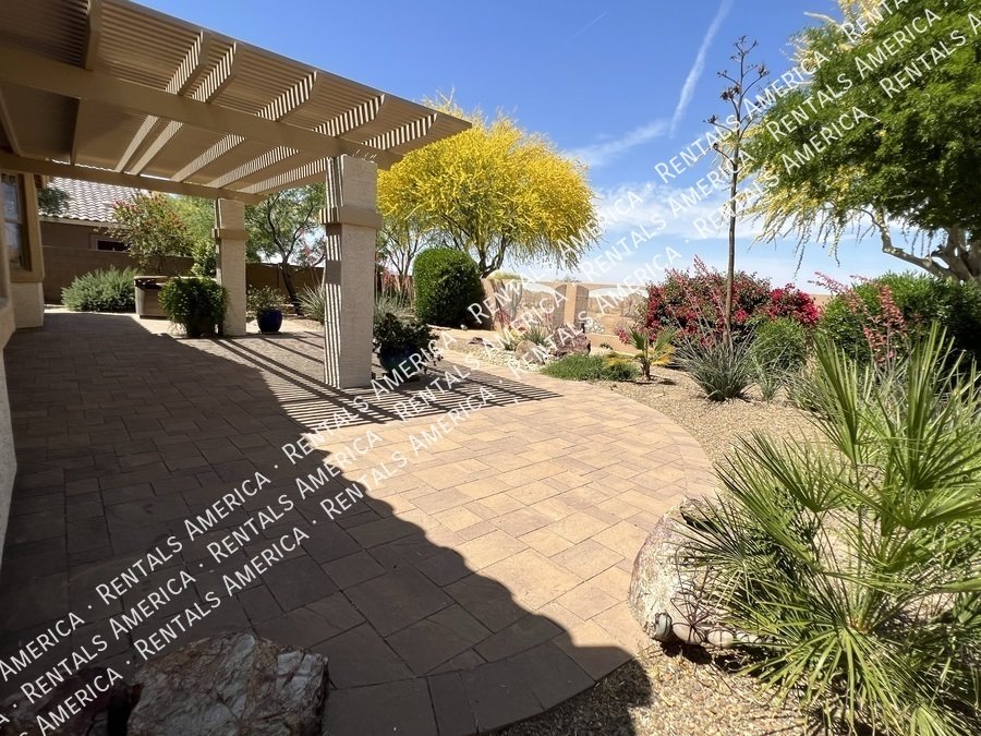 4 Bed 2 Bath Solar Panel Beautiful Single level Home property image