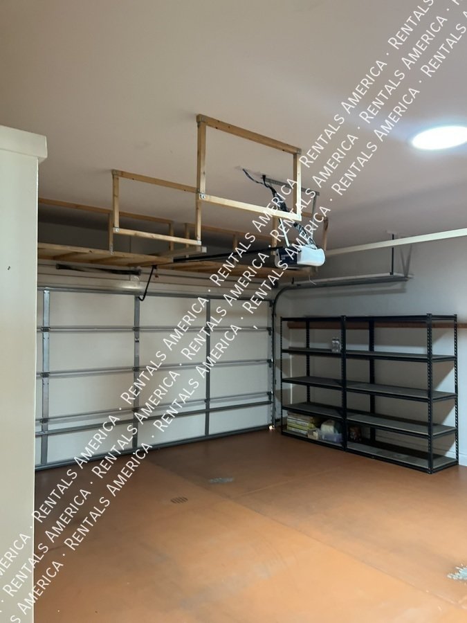 4 Bed 2 Bath Solar Panel Beautiful Single level Home property image