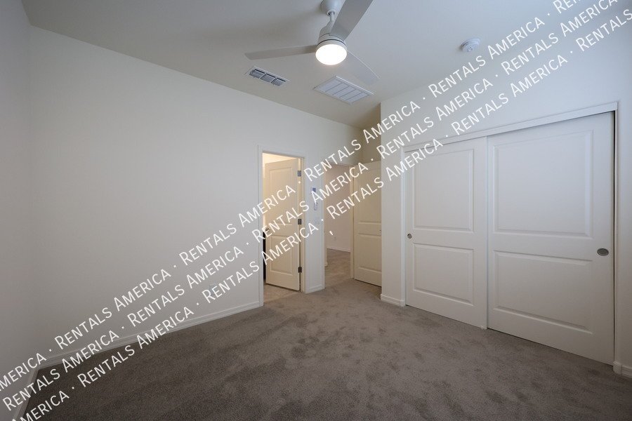 1142 E Westwood Dr property image