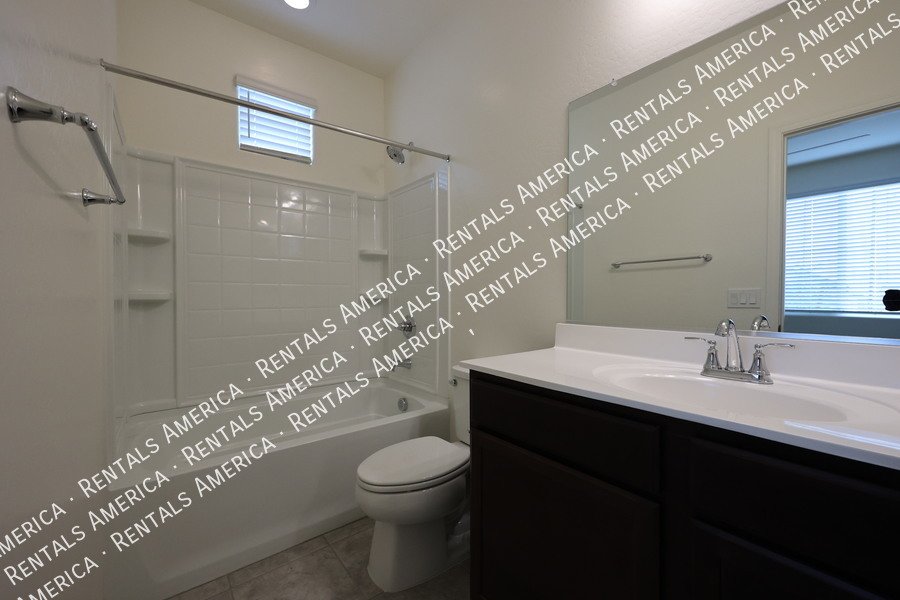 1142 E Westwood Dr property image