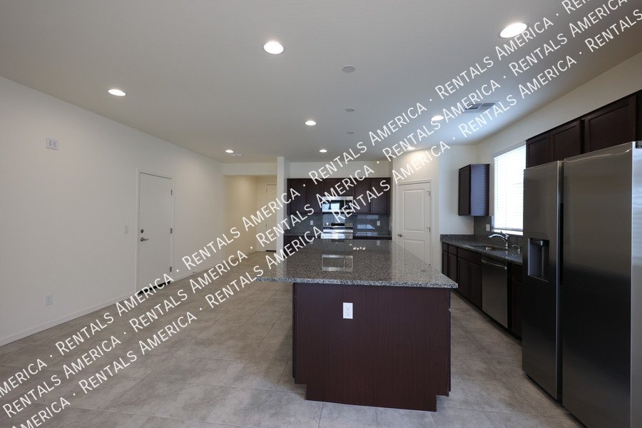 1142 E Westwood Dr property image