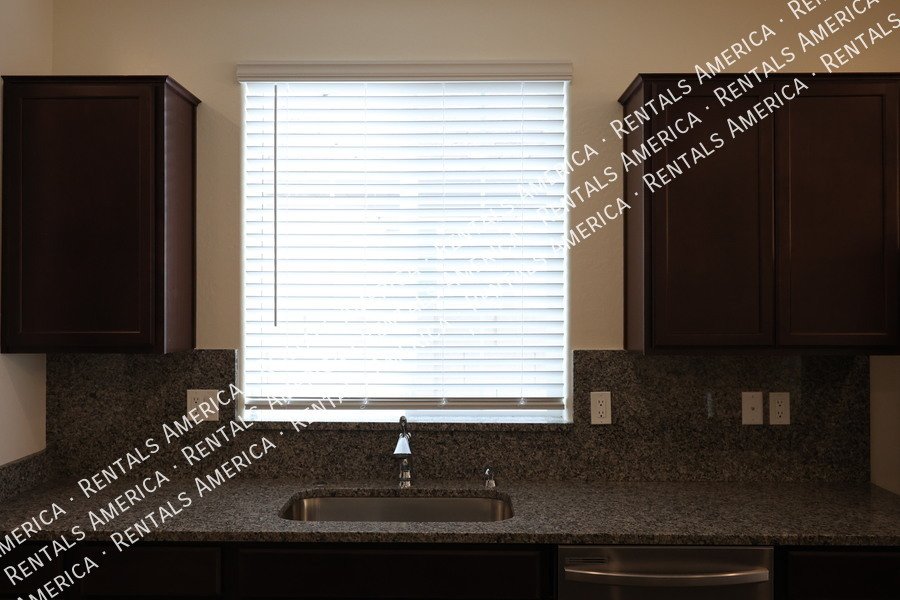 1142 E Westwood Dr property image