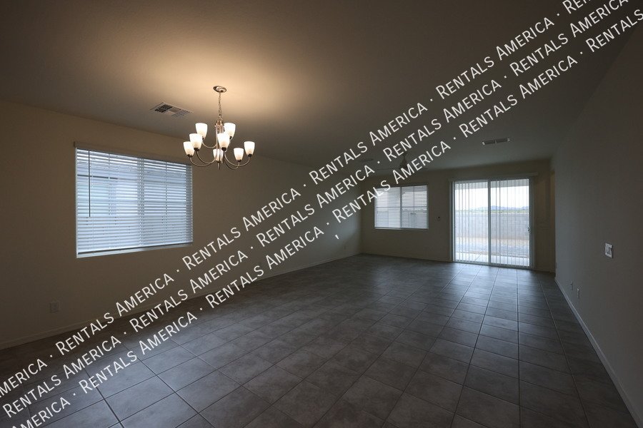 1142 E Westwood Dr property image