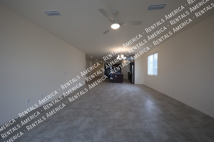 1142 E Westwood Dr property image