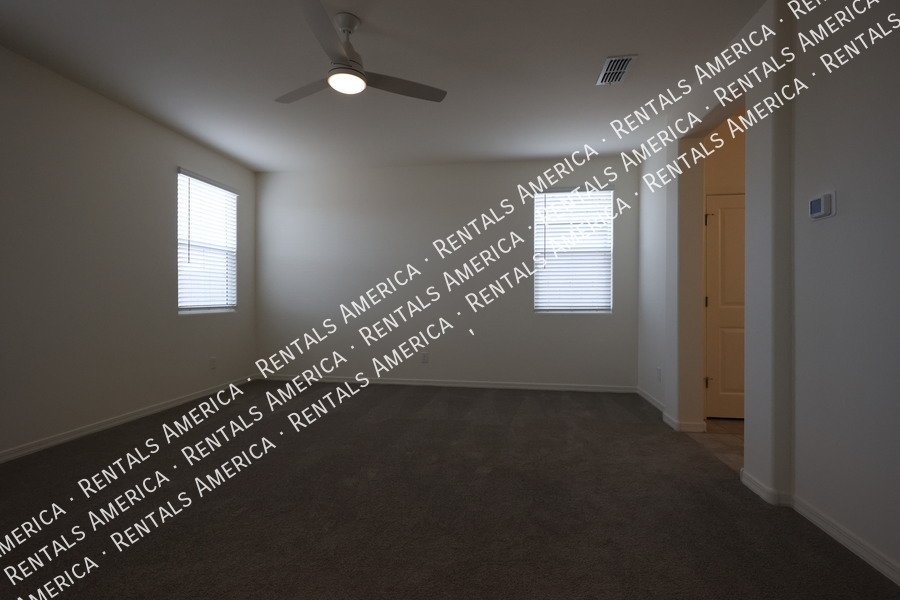 1142 E Westwood Dr property image