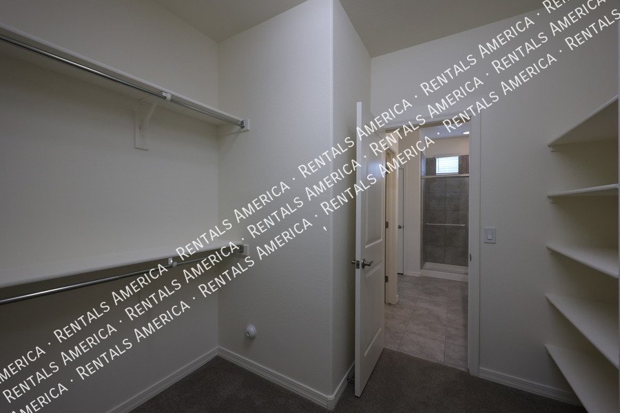 1142 E Westwood Dr property image