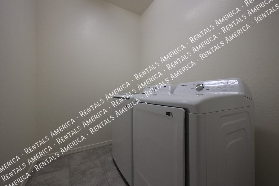 1142 E Westwood Dr property image