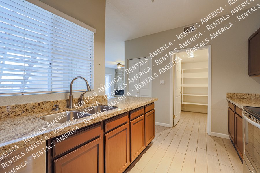 Beautiful 2BR/2BA 1st Floor Condo in North Scottsdale property image