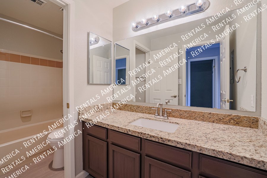 Beautiful 2BR/2BA 1st Floor Condo in North Scottsdale property image