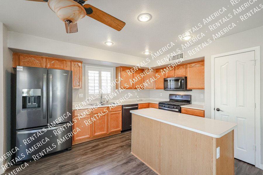 Great Tempe home with a pool! property image