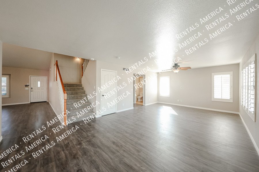 Great Tempe home with a pool! property image