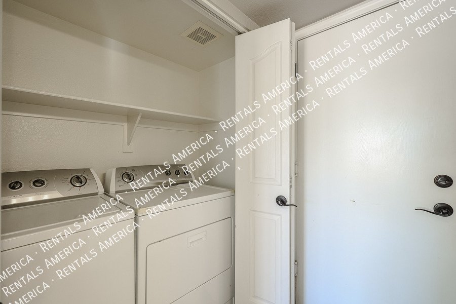 Great Tempe home with a pool! property image