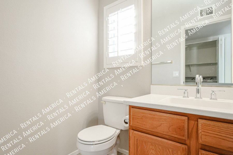 Great Tempe home with a pool! property image