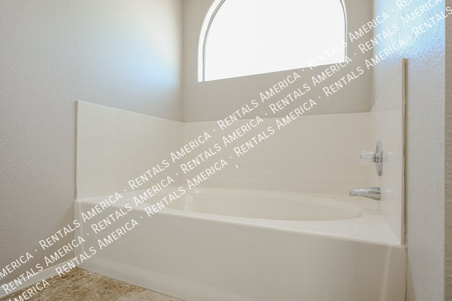 Great Tempe home with a pool! property image
