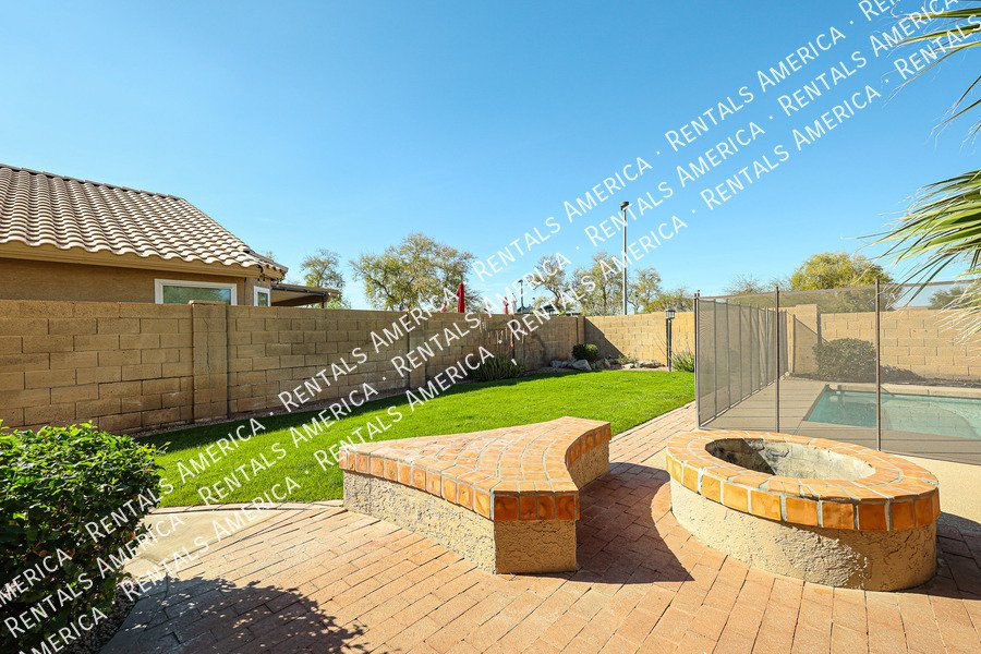 Great Tempe home with a pool! property image