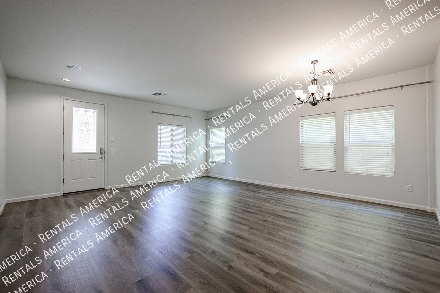 Ocotillo & Rittenhouse 4-bedrom 3 bath property image