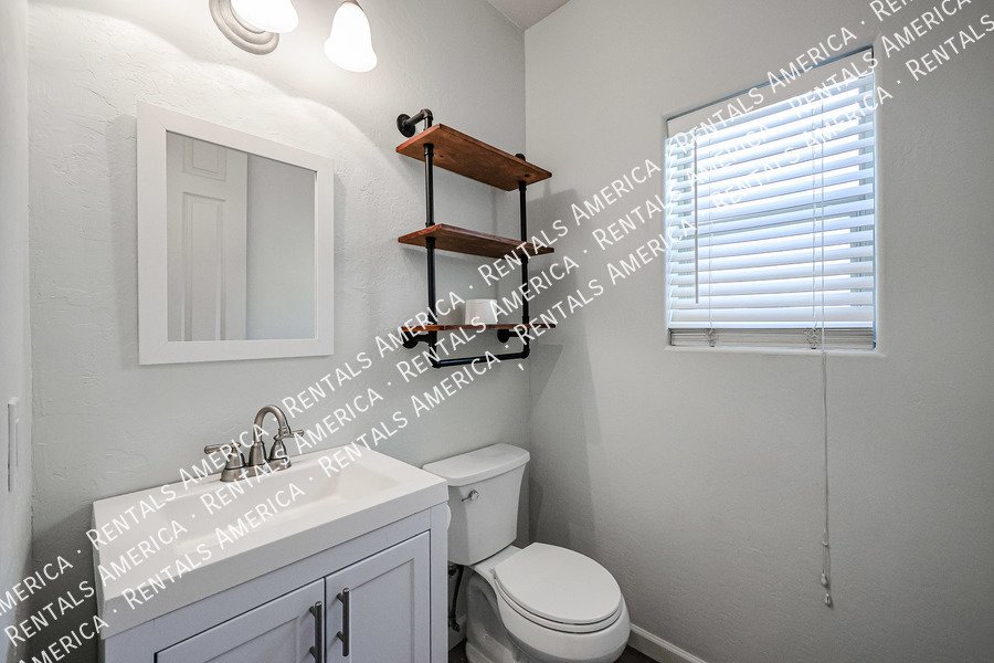 Ocotillo & Rittenhouse 4-bedrom 3 bath property image