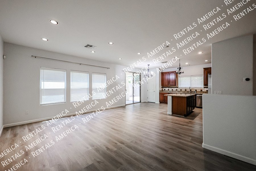 Ocotillo & Rittenhouse 4-bedrom 3 bath property image