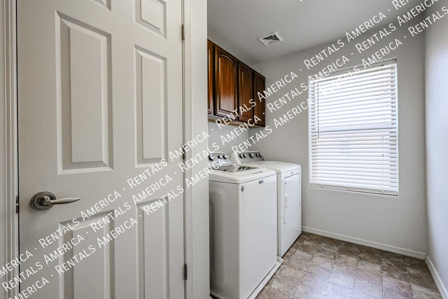 Ocotillo & Rittenhouse 4-bedrom 3 bath property image