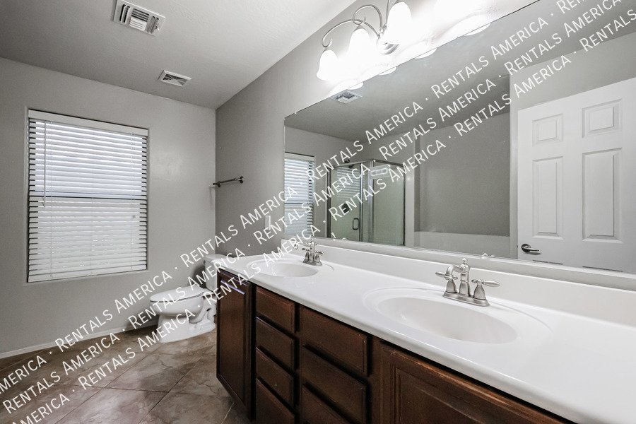 Ocotillo & Rittenhouse 4-bedrom 3 bath property image
