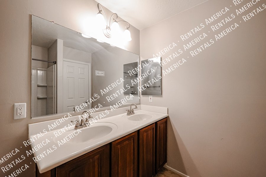 Ocotillo & Rittenhouse 4-bedrom 3 bath property image