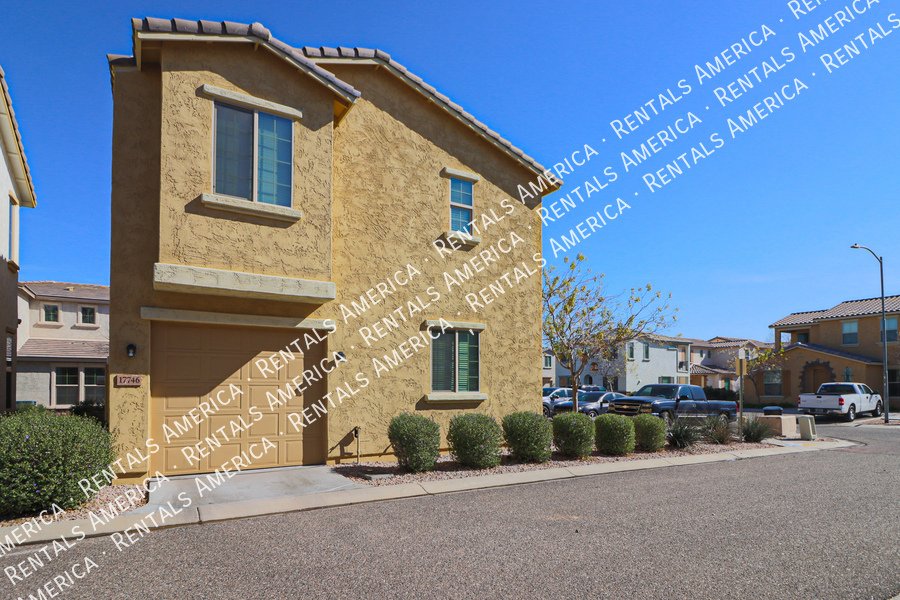 Beautiful 3 bedroom home in Sierra Montana Community! property image