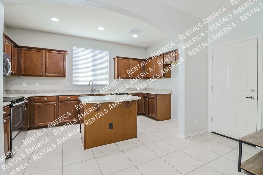 Beautiful 3 bedroom home in Sierra Montana Community! property image