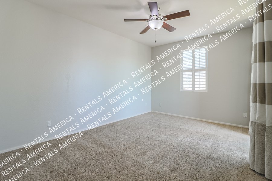 Beautiful 3 bedroom home in Sierra Montana Community! property image