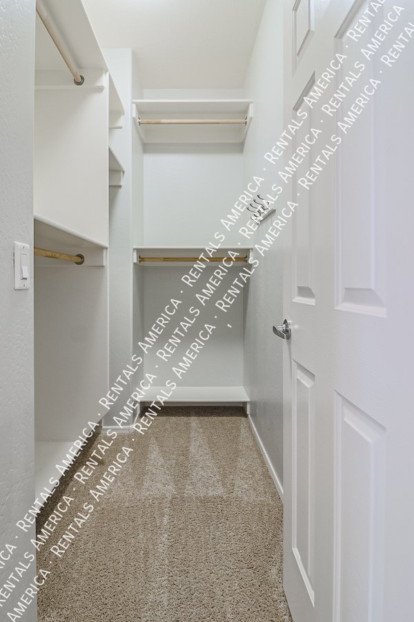Beautiful 3 bedroom home in Sierra Montana Community! property image