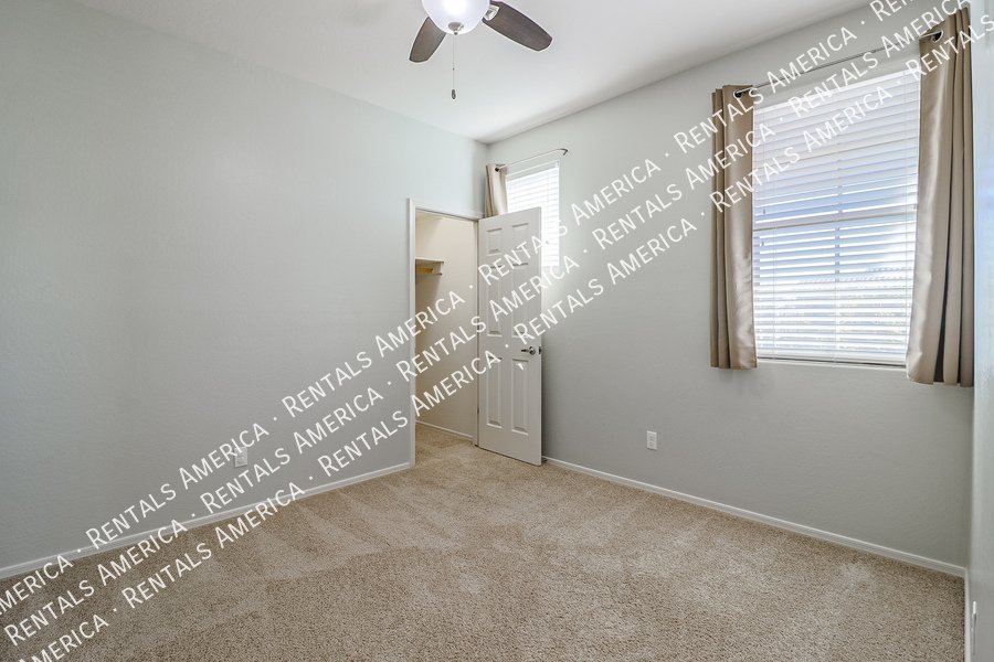 Beautiful 3 bedroom home in Sierra Montana Community! property image