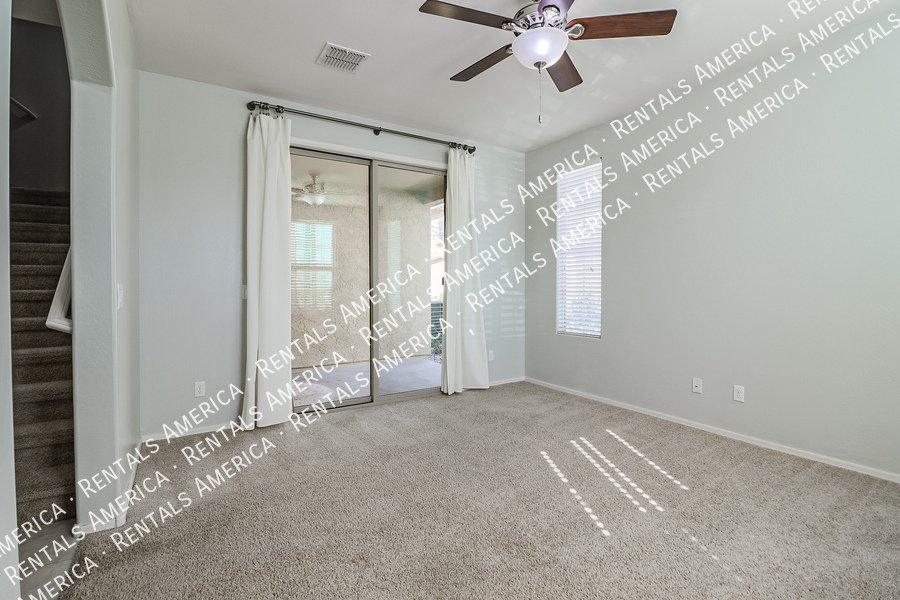 Beautiful 3 bedroom home in Sierra Montana Community! property image