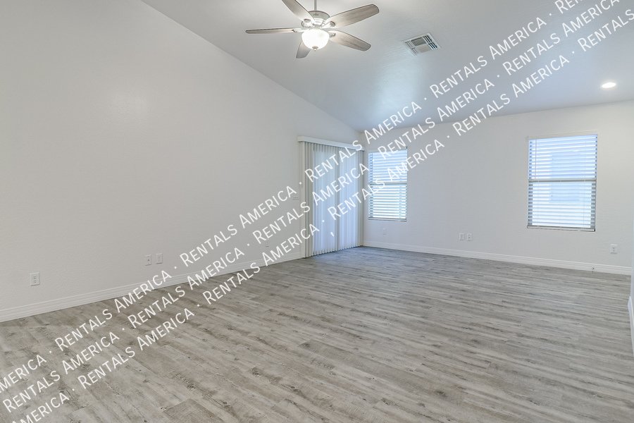 Beautiful 4 bedroom home in El Mirage property image