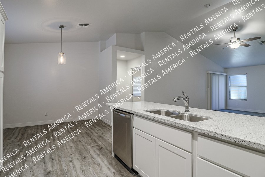 Beautiful 4 bedroom home in El Mirage property image