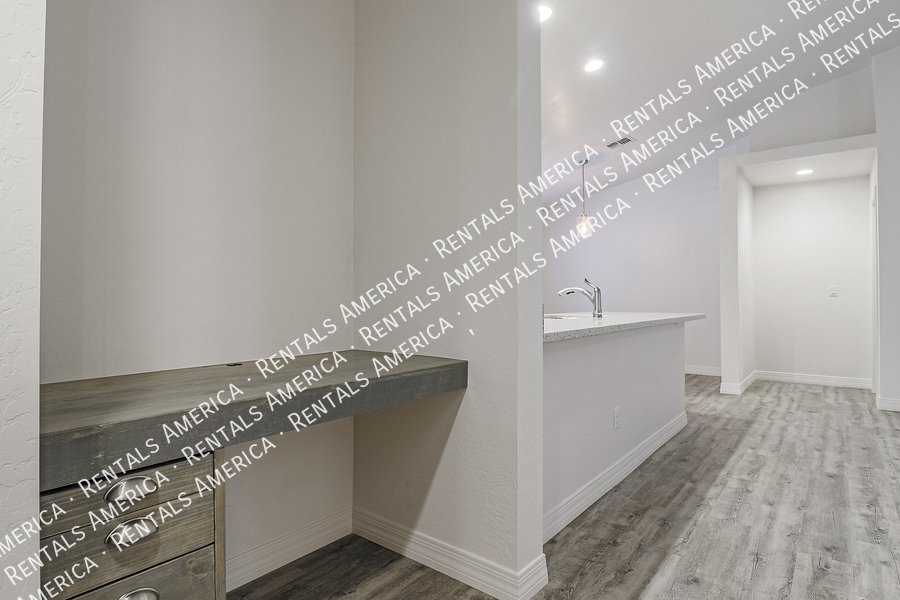 Beautiful 4 bedroom home in El Mirage property image