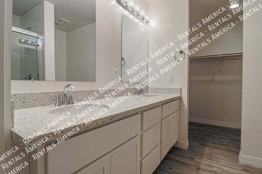 Beautiful 4 bedroom home in El Mirage property image