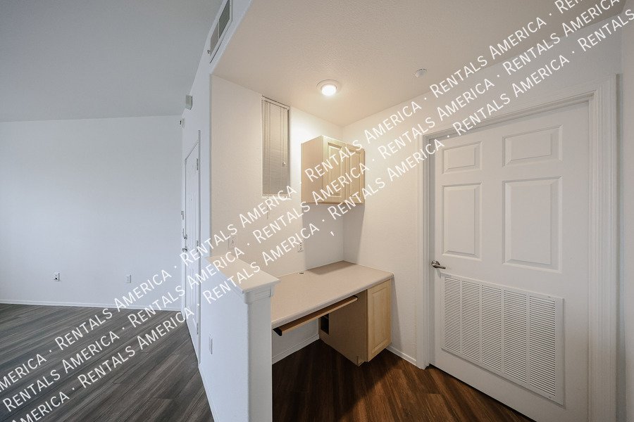 5303 N 7th St property image