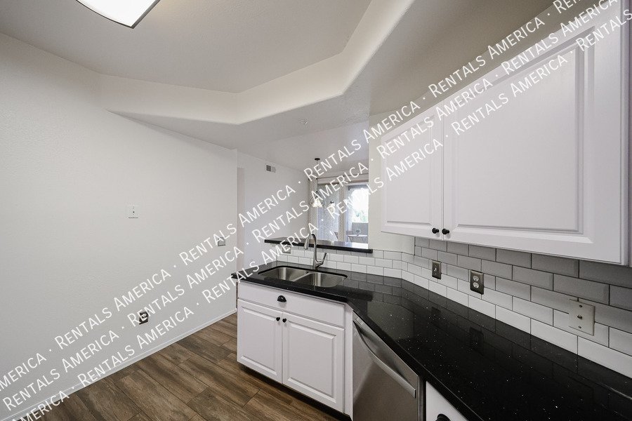 5303 N 7th St property image