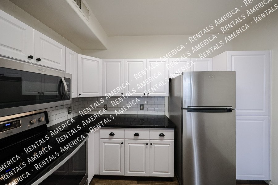 5303 N 7th St property image