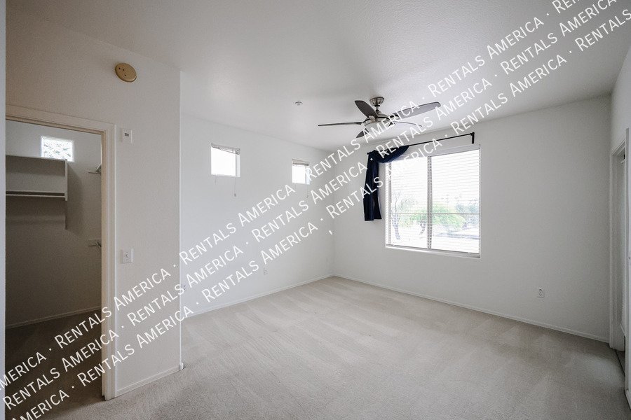 5303 N 7th St property image