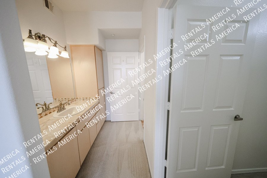 5303 N 7th St property image