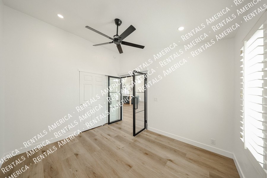 Beautifully Renovated 3-bed, 2-bath in Paradise Valley property image