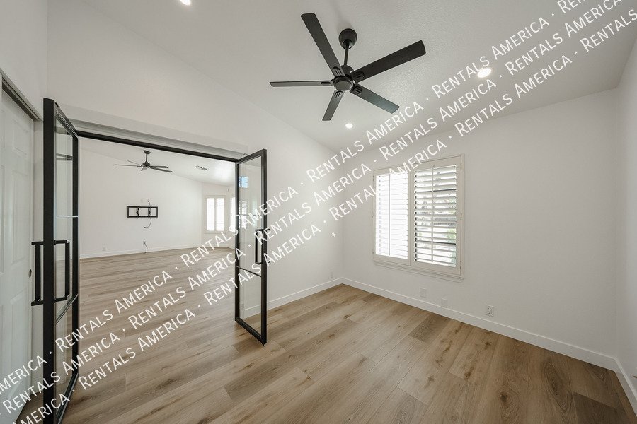 Beautifully Renovated 3-bed, 2-bath in Paradise Valley property image