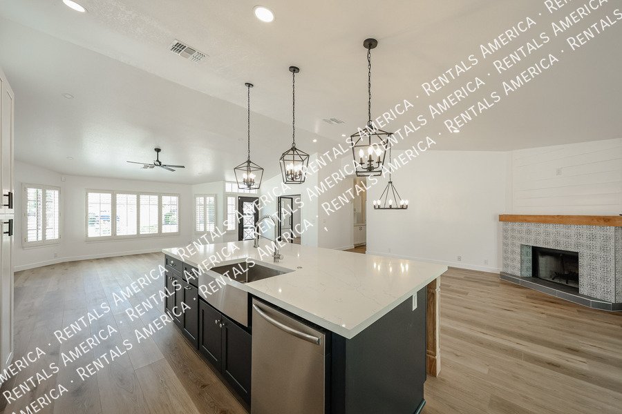 Beautifully Renovated 3-bed, 2-bath in Paradise Valley property image