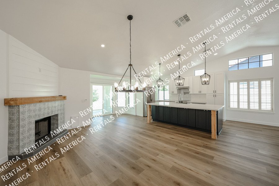 Beautifully Renovated 3-bed, 2-bath in Paradise Valley property image