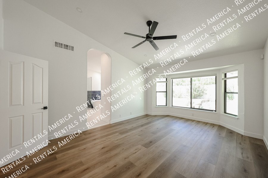 Beautifully Renovated 3-bed, 2-bath in Paradise Valley property image