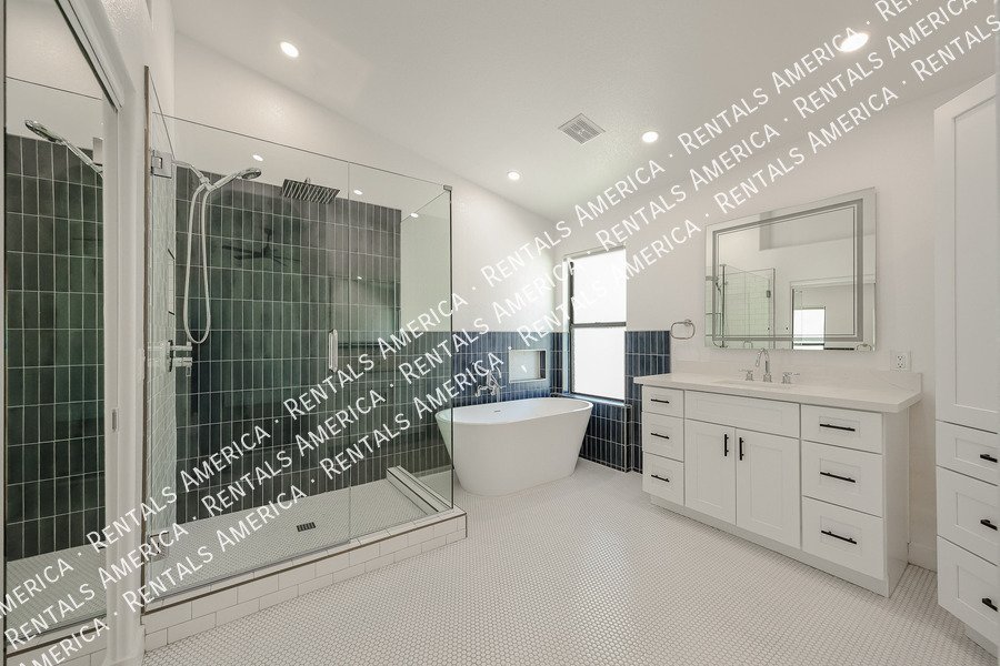 Beautifully Renovated 3-bed, 2-bath in Paradise Valley property image