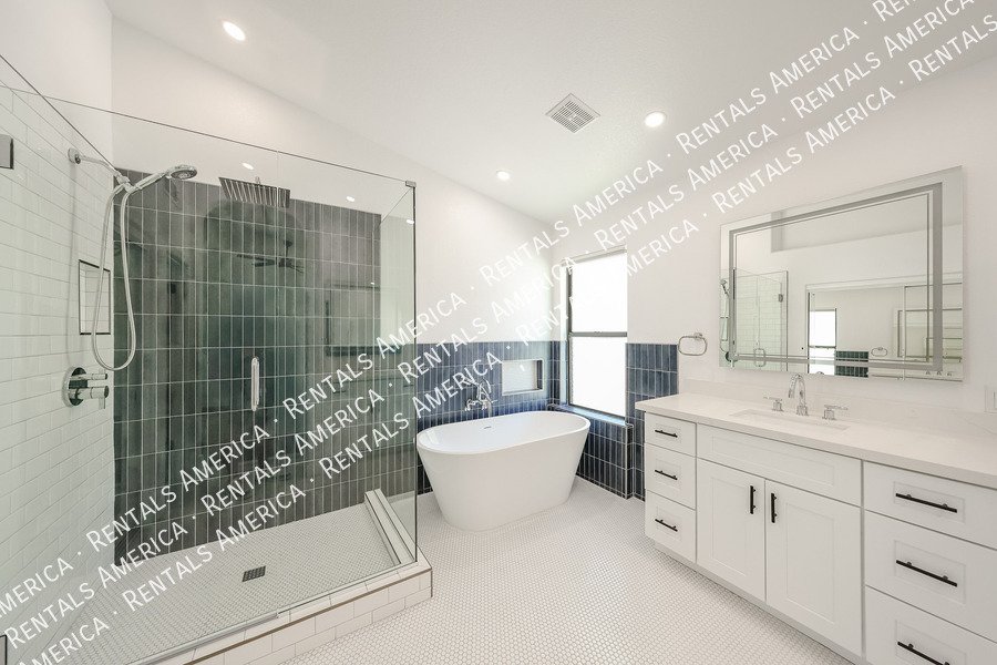 Beautifully Renovated 3-bed, 2-bath in Paradise Valley property image