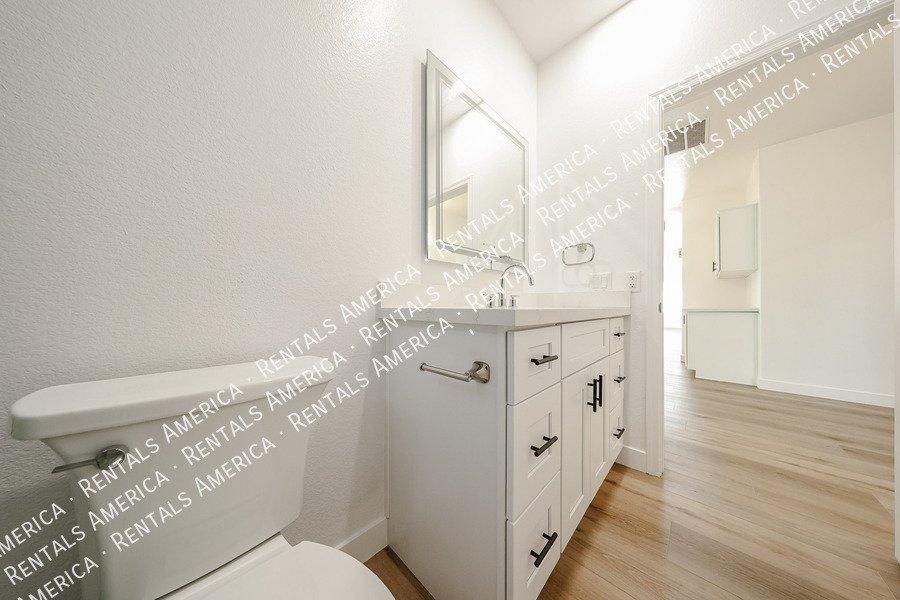 Beautifully Renovated 3-bed, 2-bath in Paradise Valley property image